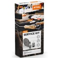 Zestaw serwisowy Stihl nr 26 do kos FS 40, FS 50, FS 56, FS 70 oraz innych urządzeń HT 56, KM 56 wyposażony jest w filtr powietrza, świeca zapłonowa, filtr paliwa, głowica ssąca